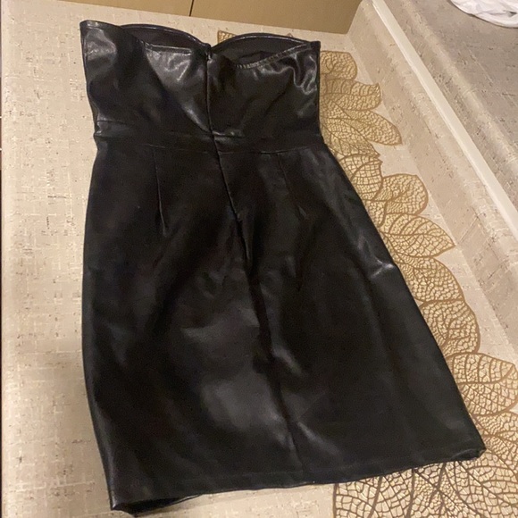 It’s a black cute tube dress - Picture 3 of 3